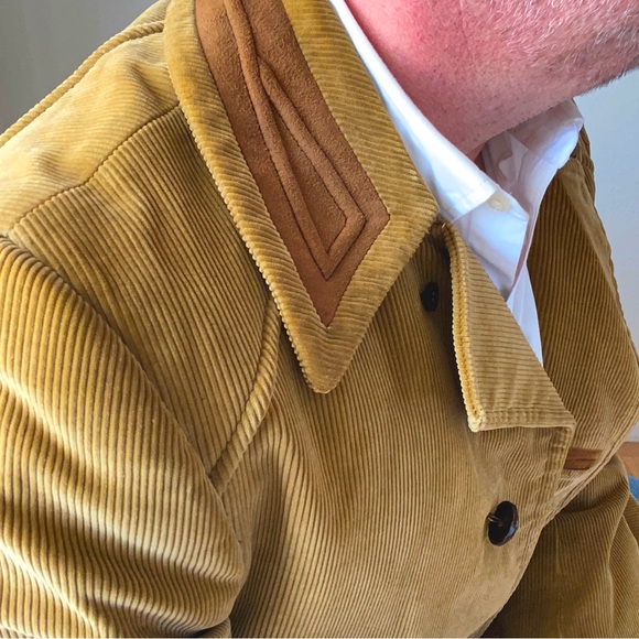 Vintage corduroy coat. - Picture 11 of 14